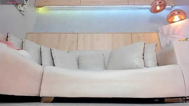 maryevans  online show from 6, 3, 2025