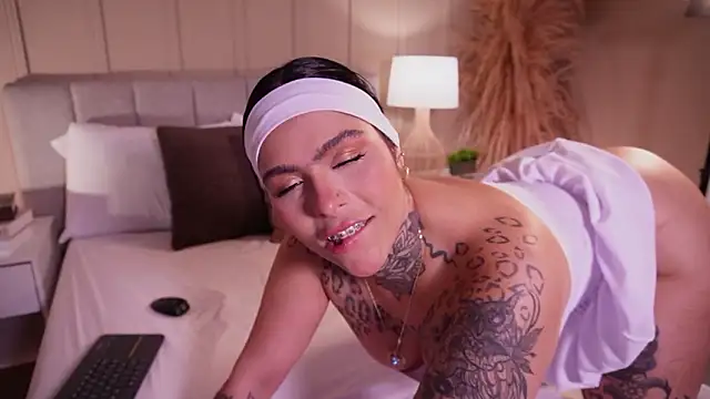 curvyliciousss online show from 2, 3, 2026