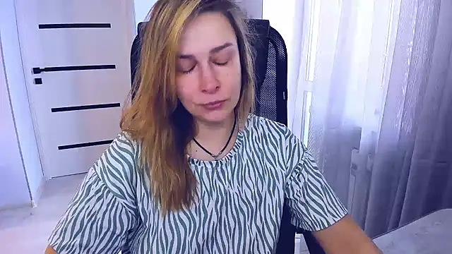 AlexiaDarren online show from 8, 3, 2026