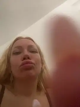 Snapshot of SofiaJoy chatting on 7, 5, 2026 SofiaJoy online show from 7, 5, 2026