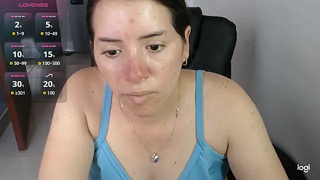 Snapshot of spicey_latina chatting on 5, 5, 2026 spicey latina online show from 5, 5, 2026