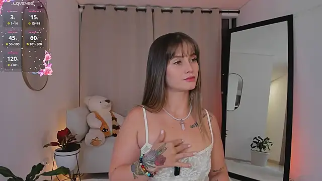 roxie gates  online show from 28, 10, 2025