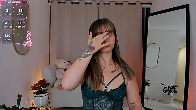 roxie gates  online show from 12, 11, 2025