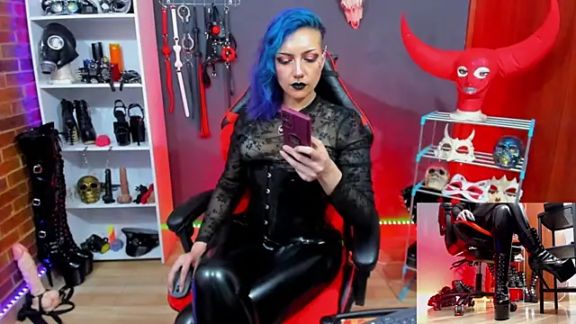 Snapshot of Mistress_Yelena chatting on 14, 6, 2026 Mistress Yelena online show from 14, 6, 2026