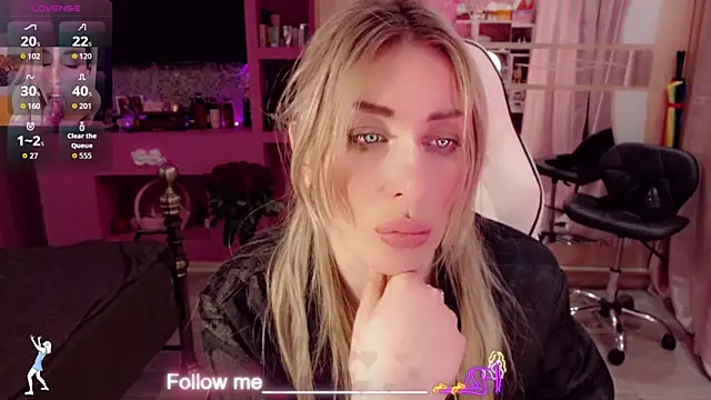 Snapshot of AnnieGOld_ chatting on 19, 4, 2026 AnnieGOld online show from 19, 4, 2026