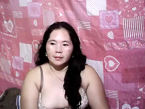 Snapshot of hotpusie_4u chatting on 27, 5, 2026 hotpusie 4u online show from 27, 5, 2026