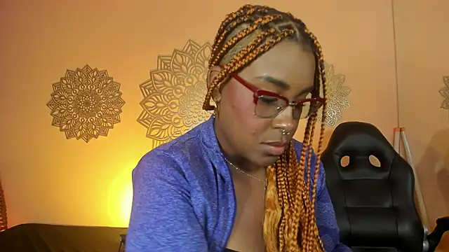 Snapshot of DakotaSexShow chatting on 5, 3, 2025 DakotaSexShow online show from 5, 3, 2025