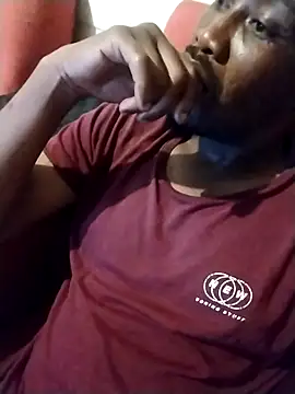 Snapshot of angeloreal chatting on 17, 12, 2025 angeloreal online show from 17, 12, 2025