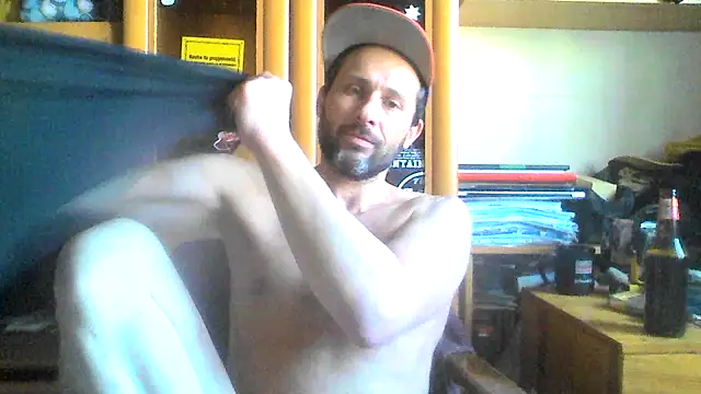 Snapshot of FireFox_Feel chatting on 8, 3, 2025 FireFox Feel online show from 8, 3, 2025