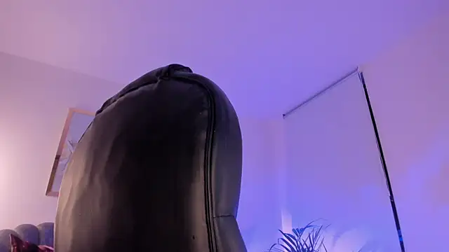 ZoePresleyX online show from 12, 12, 2024