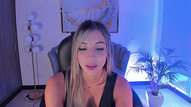 ZoePresleyX online show from 1, 2, 2025