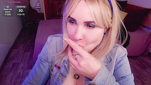 Snapshot of _unique_cam_ chatting on 15, 3, 2025  unique cam  online show from 15, 3, 2025