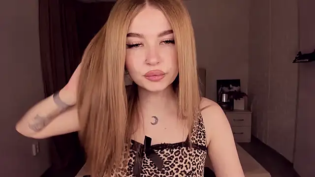 Snapshot of ViolettaLopez chatting on 13, 1, 2025 ViolettaLopez online show from 13, 1, 2025