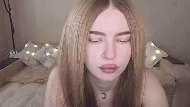 ViolettaLopez online show from 25, 11, 2025