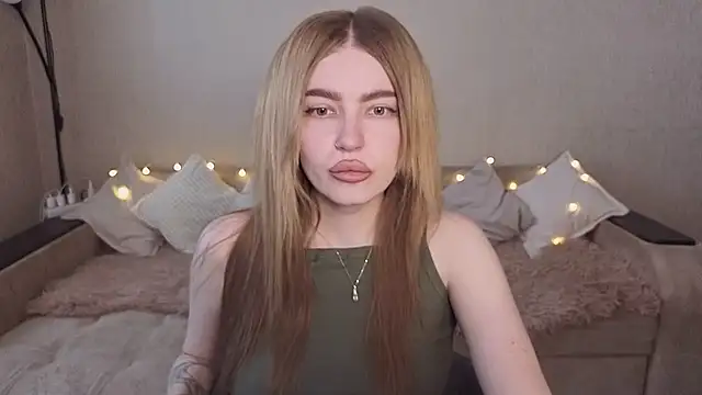 Snapshot of ViolettaLopez chatting on 23, 5, 2026 ViolettaLopez online show from 23, 5, 2026