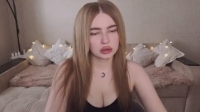 Snapshot of ViolettaLopez chatting on 2, 6, 2026 ViolettaLopez online show from 2, 6, 2026