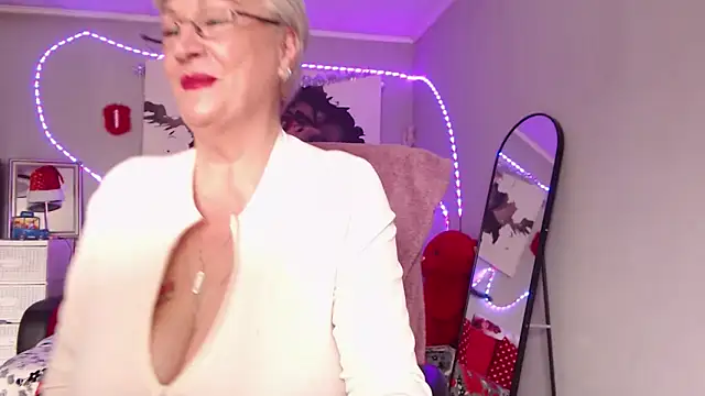 LaylaMilf online show from 20, 12, 2025