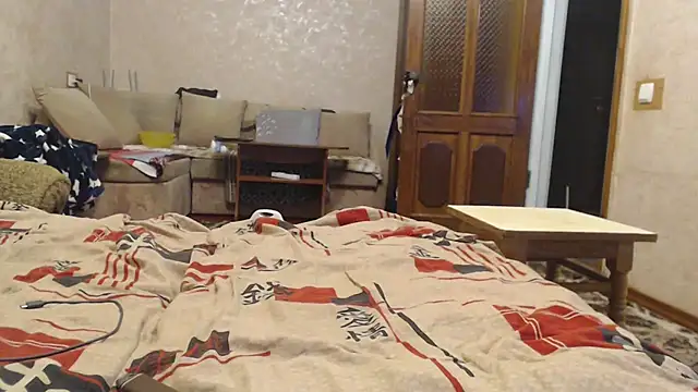 Amy August online show from 12, 11, 2025