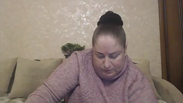 Amy August online show from 8, 4, 2026