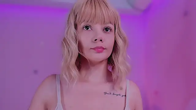 bella adams  online show from 13, 2, 2025