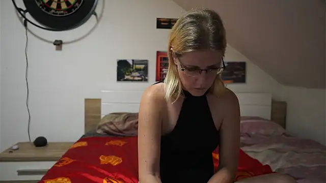 Moistdevil online show from 17, 11, 2025