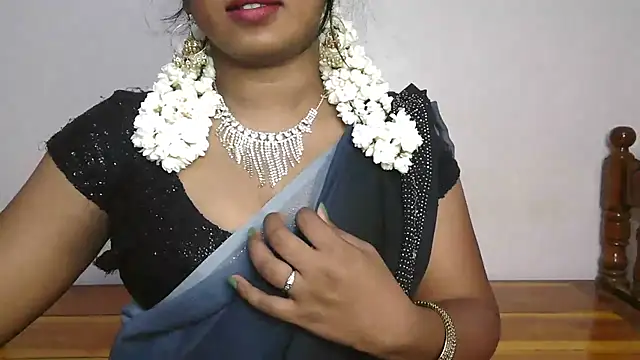 Dhiyapink online show from 13, 3, 2025