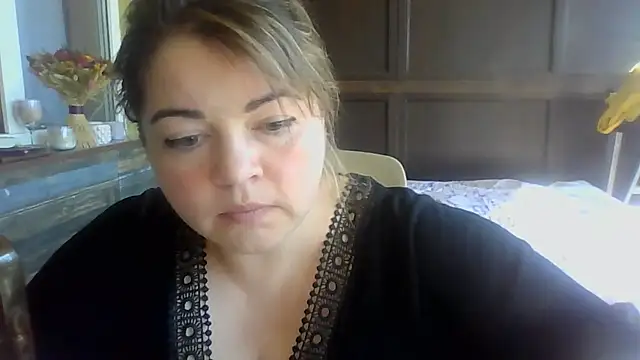 Snapshot of cute__cherry chatting on 1, 7, 2026 cute cherry online show from 1, 7, 2026
