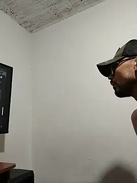 Snapshot of SebasOrte94 chatting on 24, 11, 2025 SebasOrte94 online show from 24, 11, 2025