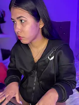 Snapshot of alysson_18 chatting on 6, 5, 2026 alysson 18 online show from 6, 5, 2026