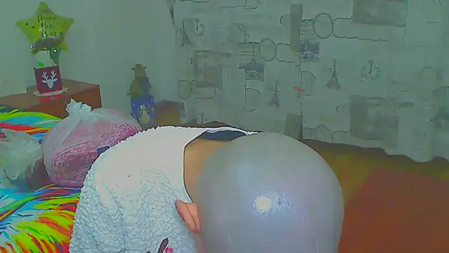 Snapshot of hotSANDRA_STARR chatting on 14, 12, 2025 hotSANDRA STARR online show from 14, 12, 2025