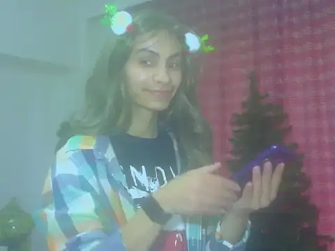 Snapshot of hotSANDRA_STARR chatting on 14, 12, 2025 hotSANDRA STARR online show from 14, 12, 2025