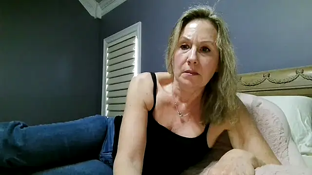 Snapshot of Lisaisluscious chatting on 18, 4, 2026 Lisaisluscious online show from 18, 4, 2026