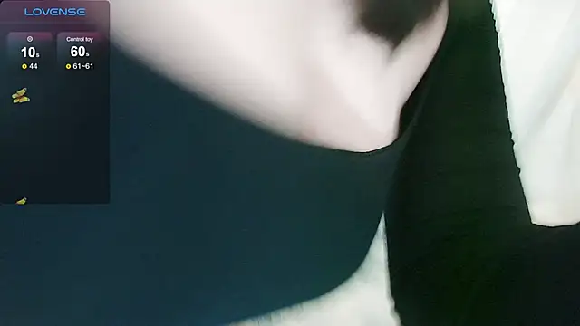 Snapshot of small_Eva chatting on 4, 12, 2024 small Eva online show from 4, 12, 2024