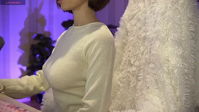 Snapshot of Danielle_Thomas chatting on 14, 12, 2024 Danielle Thomas online show from 14, 12, 2024