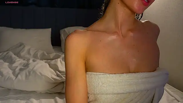 Danielle Thomas online show from 23, 4, 2026