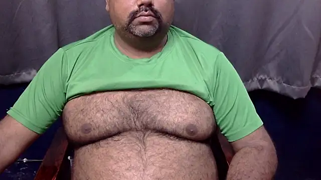 Snapshot of hairysubcub_70 chatting on 15, 6, 2026 hairysubcub 70 online show from 15, 6, 2026
