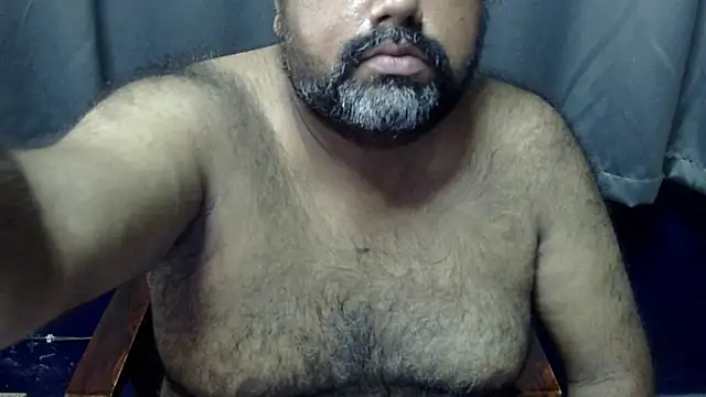 Snapshot of hairysubcub_70 chatting on 8, 7, 2026 hairysubcub 70 online show from 8, 7, 2026