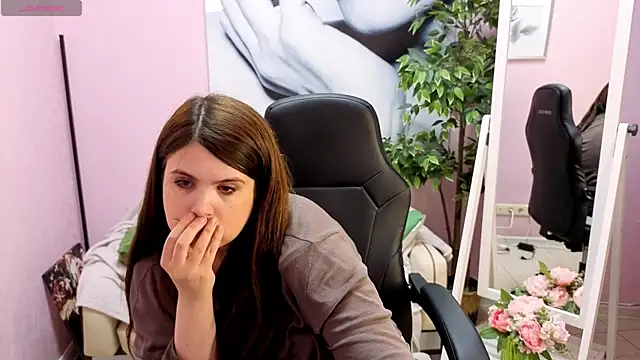 BattyMoll online show from 5, 4, 2026