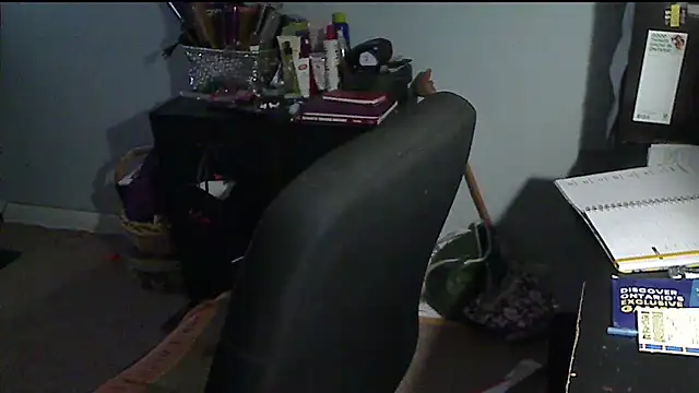 XTRAHORNYONE online show from 18, 11, 2025