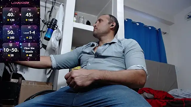 Snapshot of lewislamxxx_hot chatting on 27, 12, 2024 lewislamxxx hot online show from 27, 12, 2024