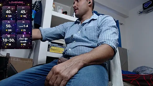 Snapshot of lewislamxxx_hot chatting on 23, 1, 2025 lewislamxxx hot online show from 23, 1, 2025