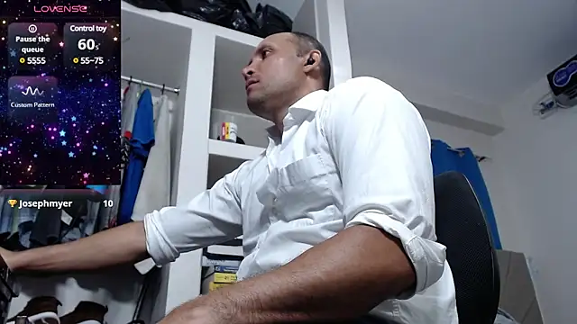 Snapshot of lewislamxxx_hot chatting on 14, 3, 2025 lewislamxxx hot online show from 14, 3, 2025