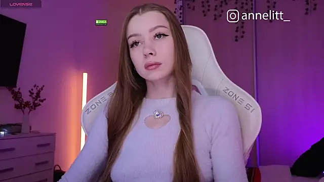 Snapshot of Annelitt chatting on 22, 12, 2025 Annelitt online show from 22, 12, 2025