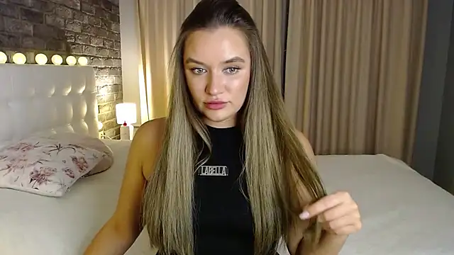 Snapshot of starrydoll chatting on 23, 10, 2025 starrydoll online show from 23, 10, 2025