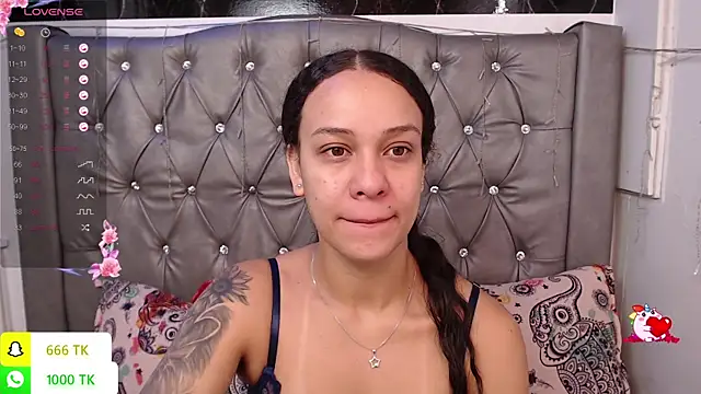 Snapshot of LAILAGUMMY chatting on 8, 7, 2026 LAILAGUMMY online show from 8, 7, 2026