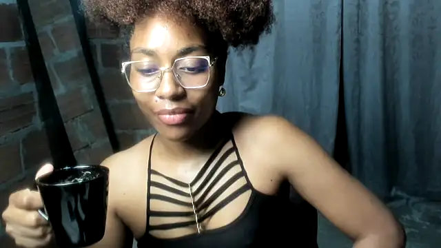 Snapshot of thaimy_ chatting on 16, 6, 2026 thaimy online show from 16, 6, 2026