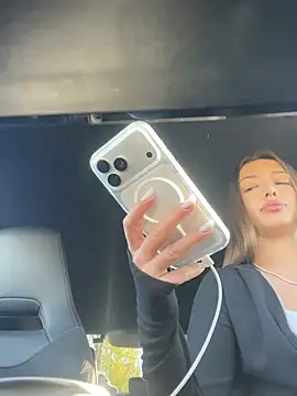 TiffanyHouston  online show from 25, 4, 2026