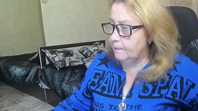 Frau Marta online show from 18, 10, 2025