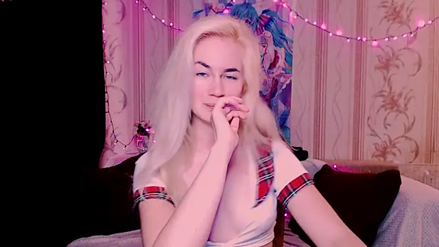 Snapshot of xxxcharismaaa chatting on 10, 6, 2026 xxxcharismaaa online show from 10, 6, 2026