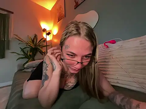 chloetease online show from 8, 7, 2026